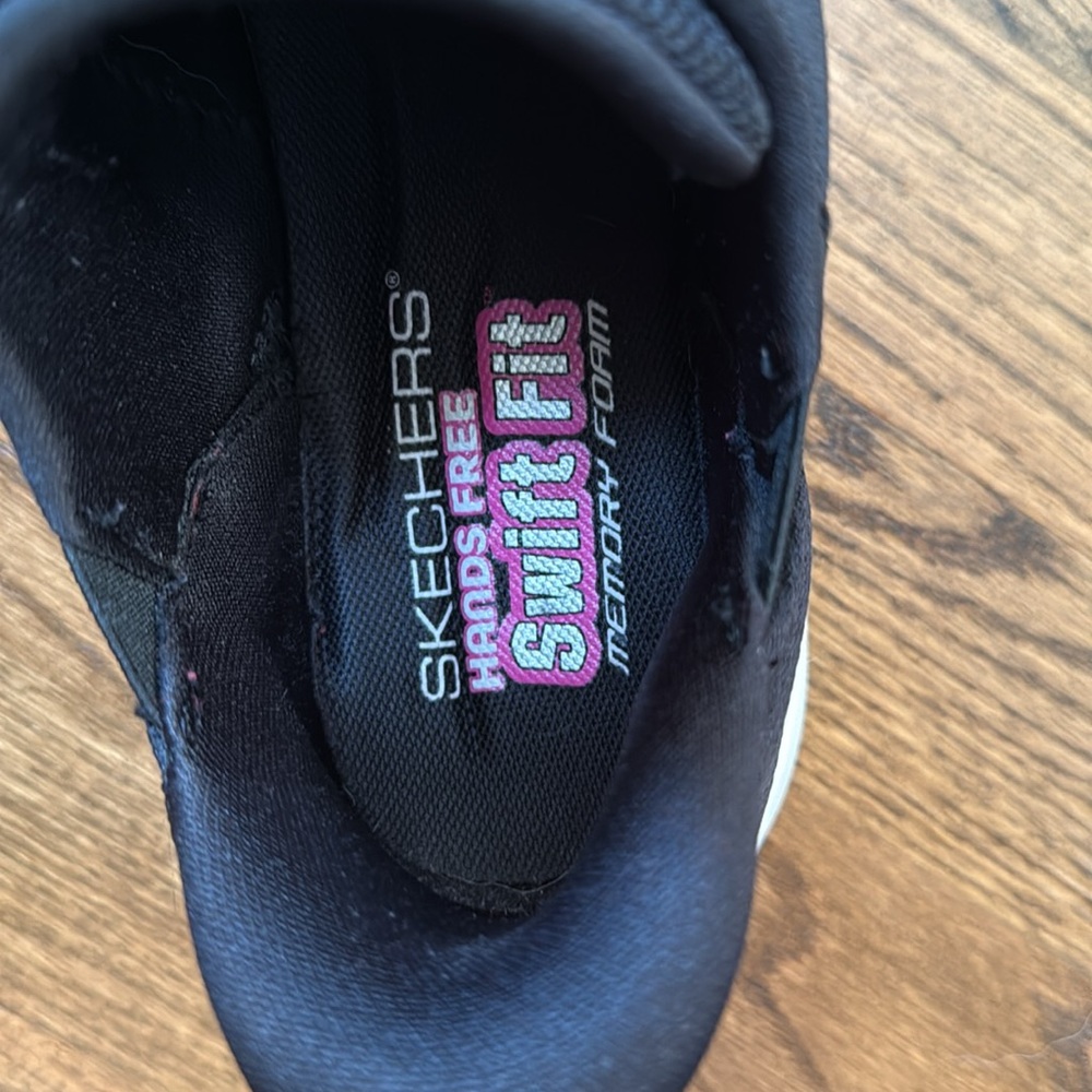 Skechers Black and Pink swift fit sneakers - Picture 2 of 6